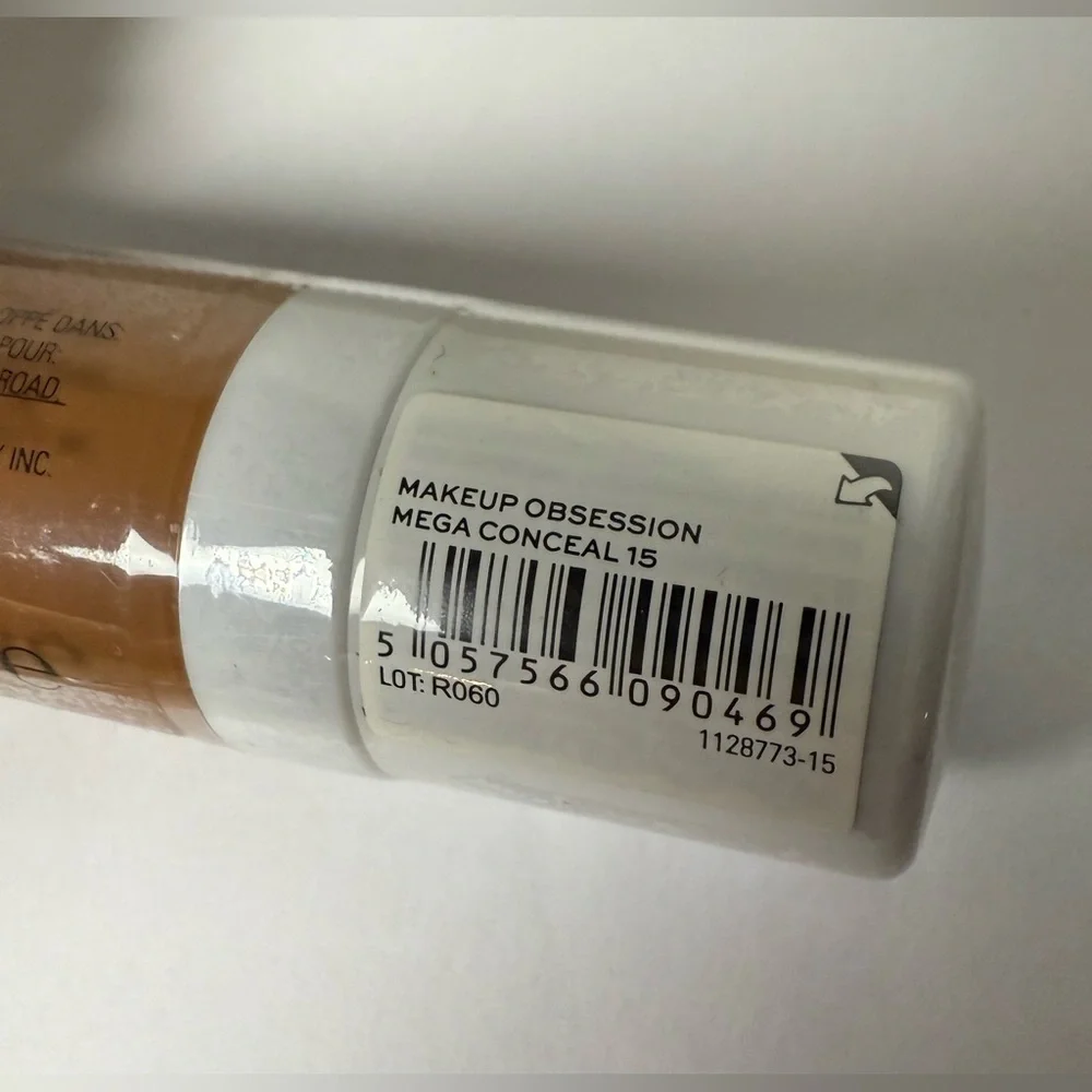 Makeup Obsession Mega Conceal in Shade 15